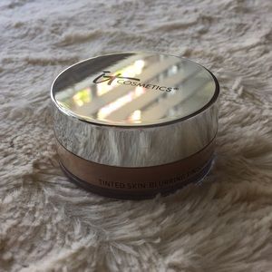 It Cosmetics Bye Bye Pores Finishing Powder